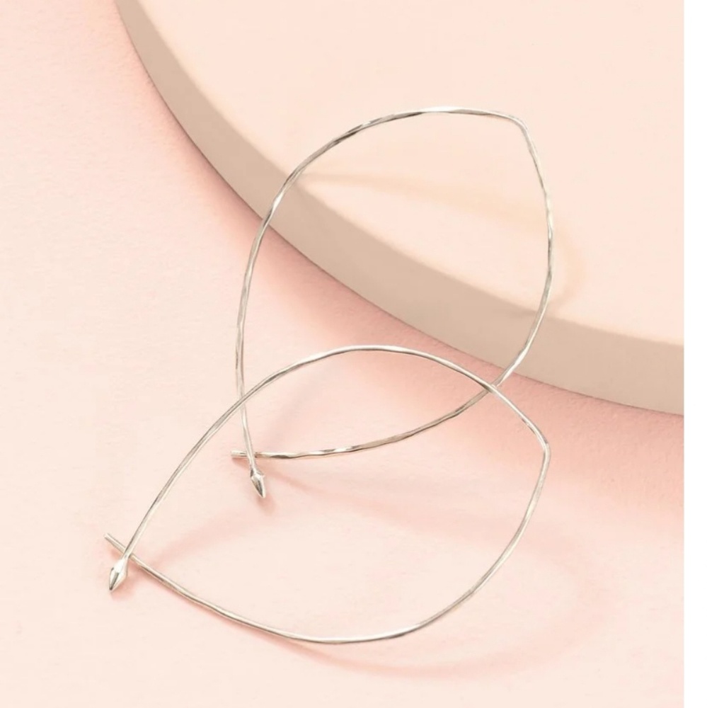 Stella & Dot Hammered Wire Large hoop